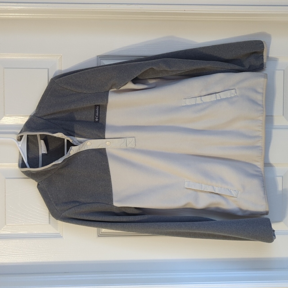 Columbia Two-Tone Gray and Cream Half-Zip Pullover